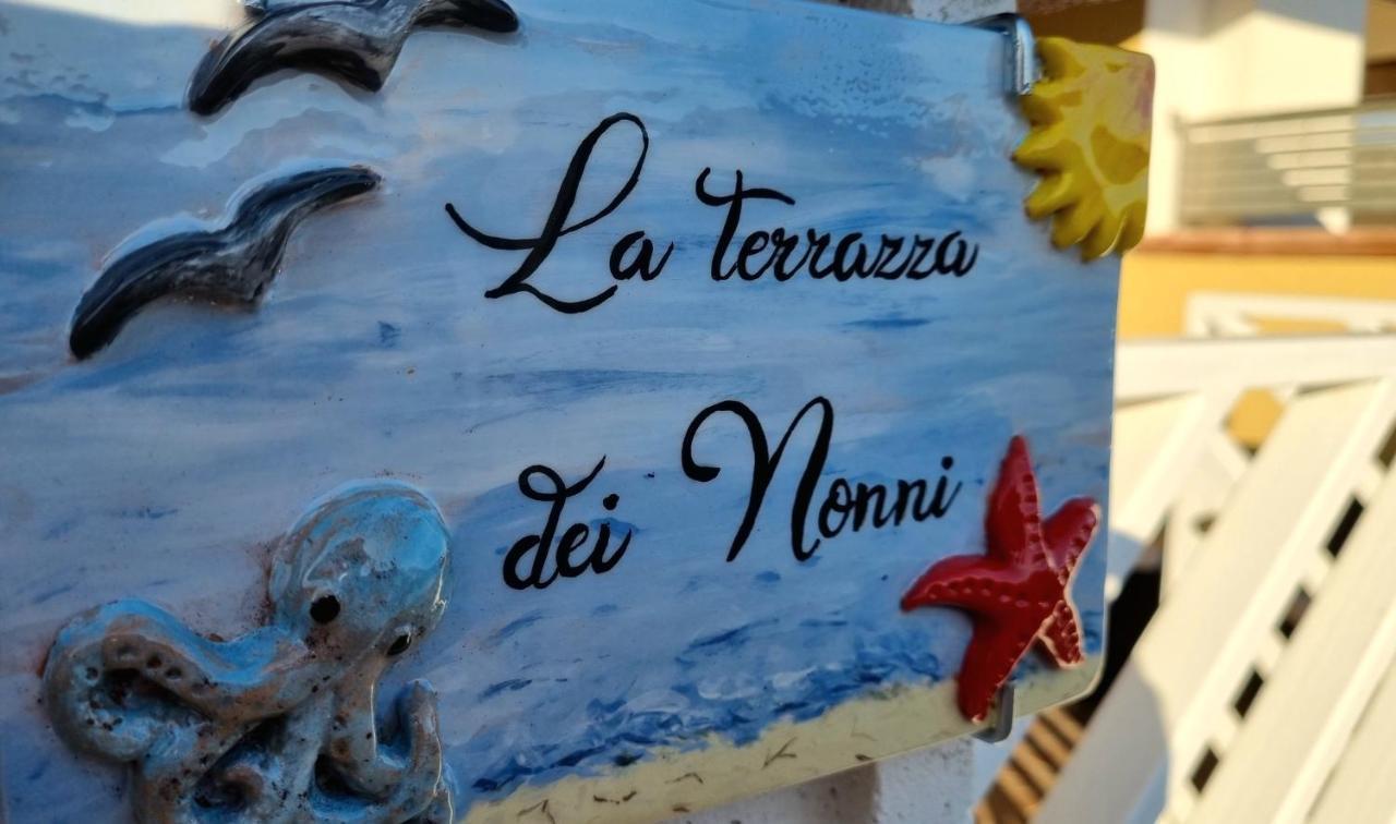 La Terrazza Dei Nonni Apartment ตอร์เร สเปคเคีย รุจเจรี ภายนอก รูปภาพ