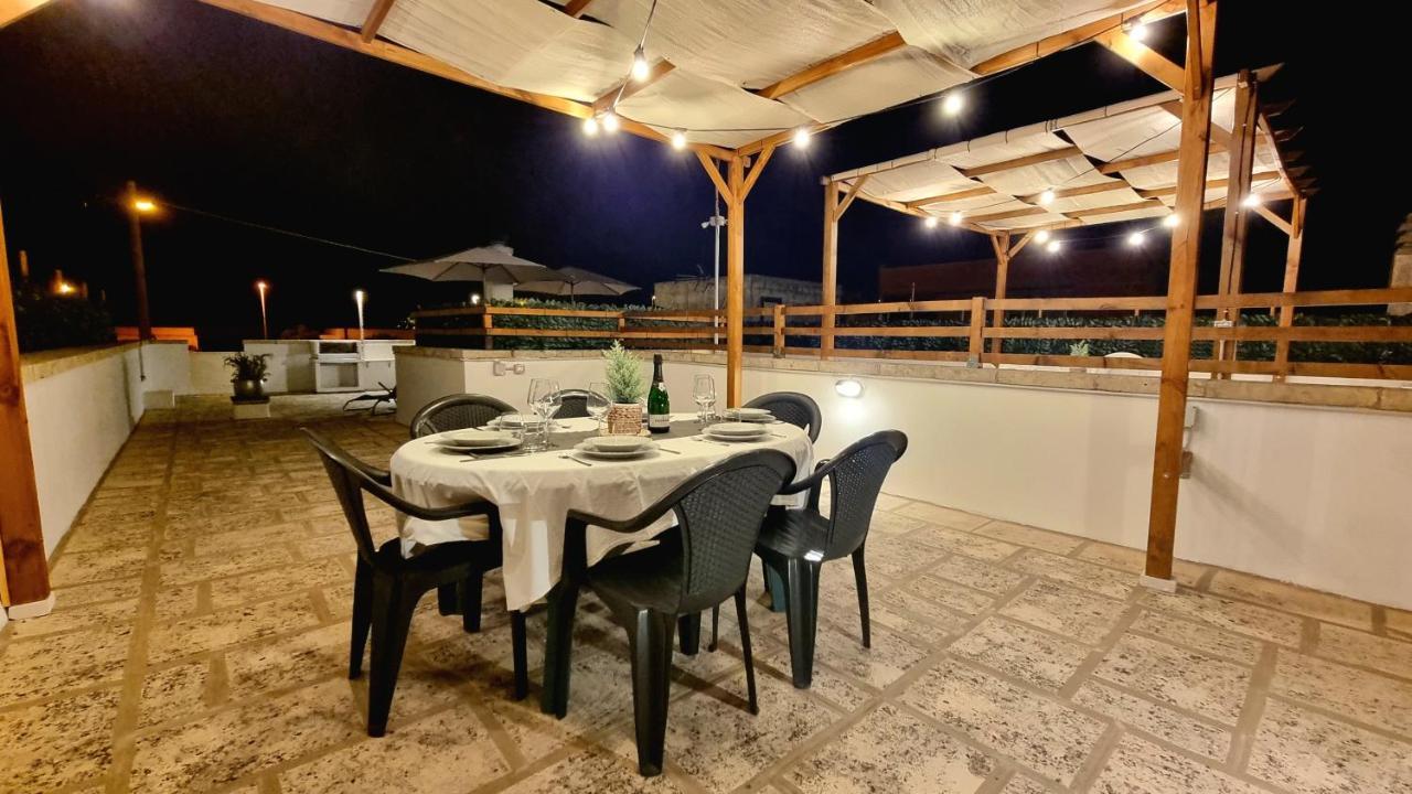 La Terrazza Dei Nonni Apartment ตอร์เร สเปคเคีย รุจเจรี ภายนอก รูปภาพ